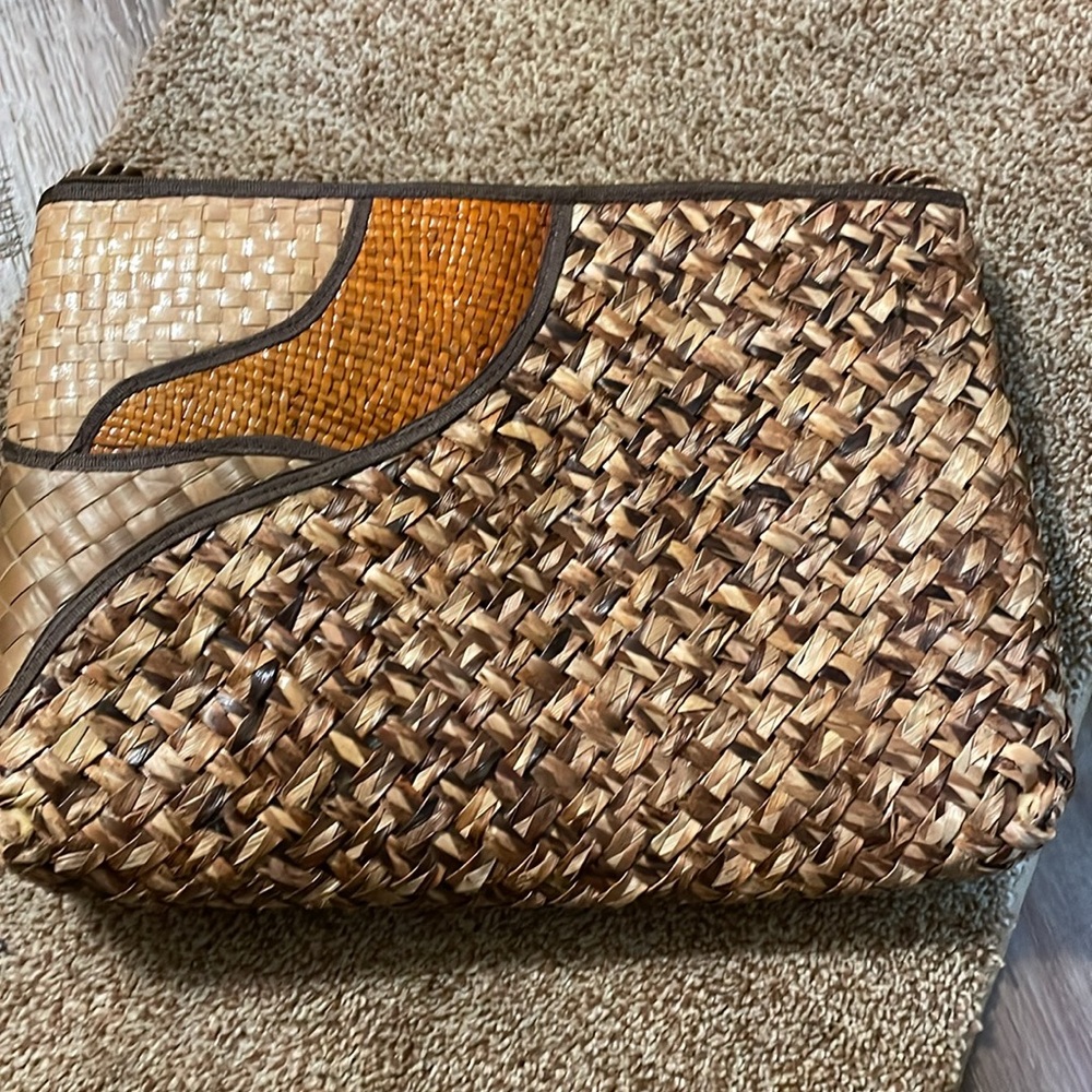 VTG Woven Straw Clutch Bag made in the Philippines 13" x 9"
